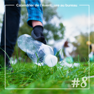 Ramasser les déchets dans la nature