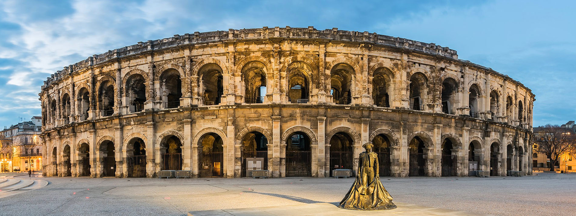 Visiter Nîmes sous la pluie